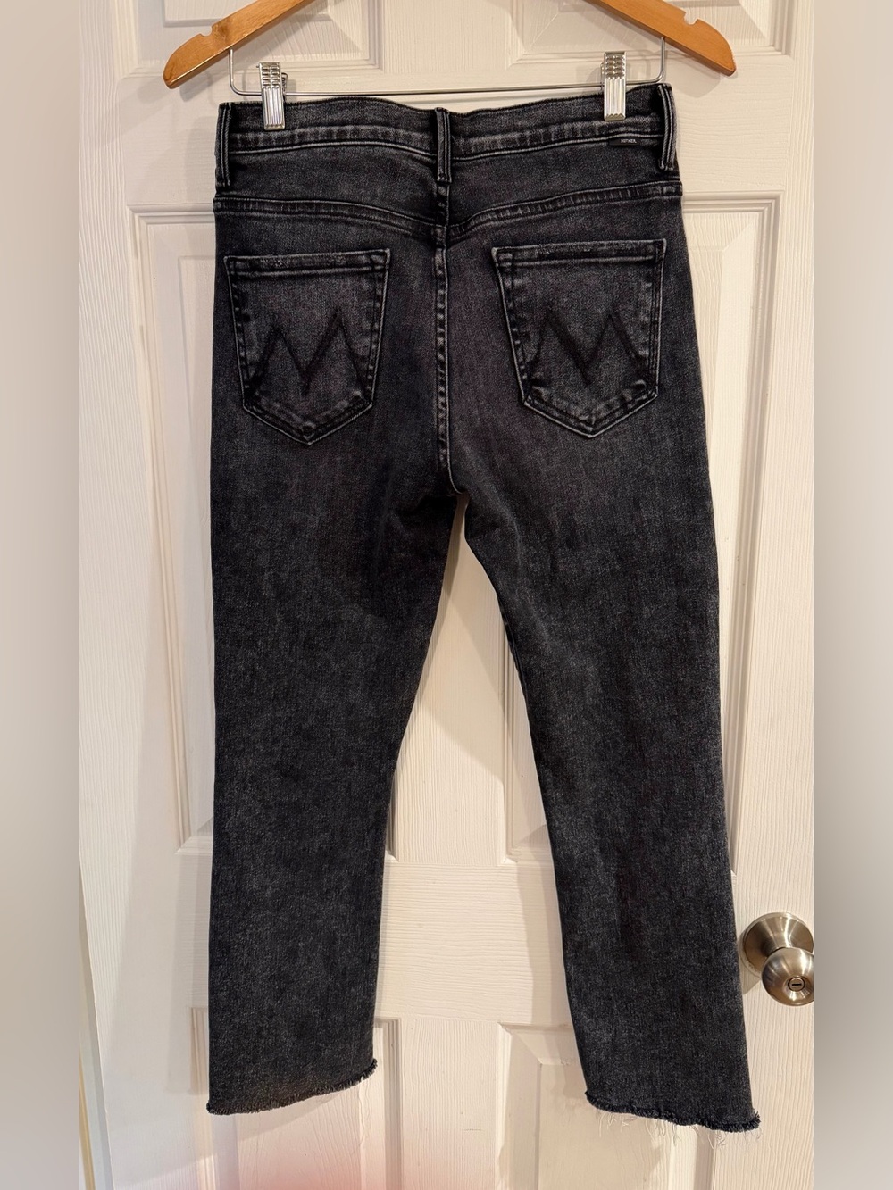 MOTHER Denim Black Washed size 28